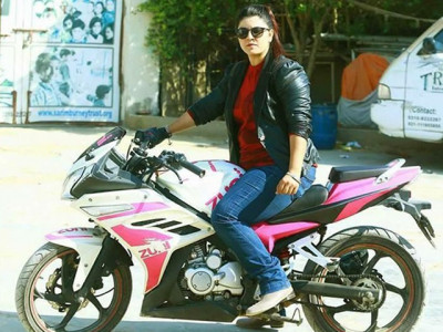 t te a t te with beenish afreen a rebel reclaiming her public space one bike at a time t te a t te with beenish afreen a rebel reclaiming her public space one bike at a time