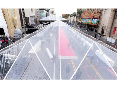 downpour douses oscars red carpet