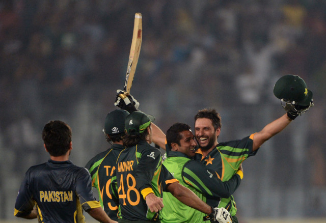 teammates celebrate after pakistan won the odi match against india at the 2014 asia cup in dhaka photo afp teammates celebrate after pakistan won the odi match against india at the 2014 asia cup in dhaka photo afp