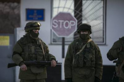 puzzled soldiers struggle to understand crimea crisis
