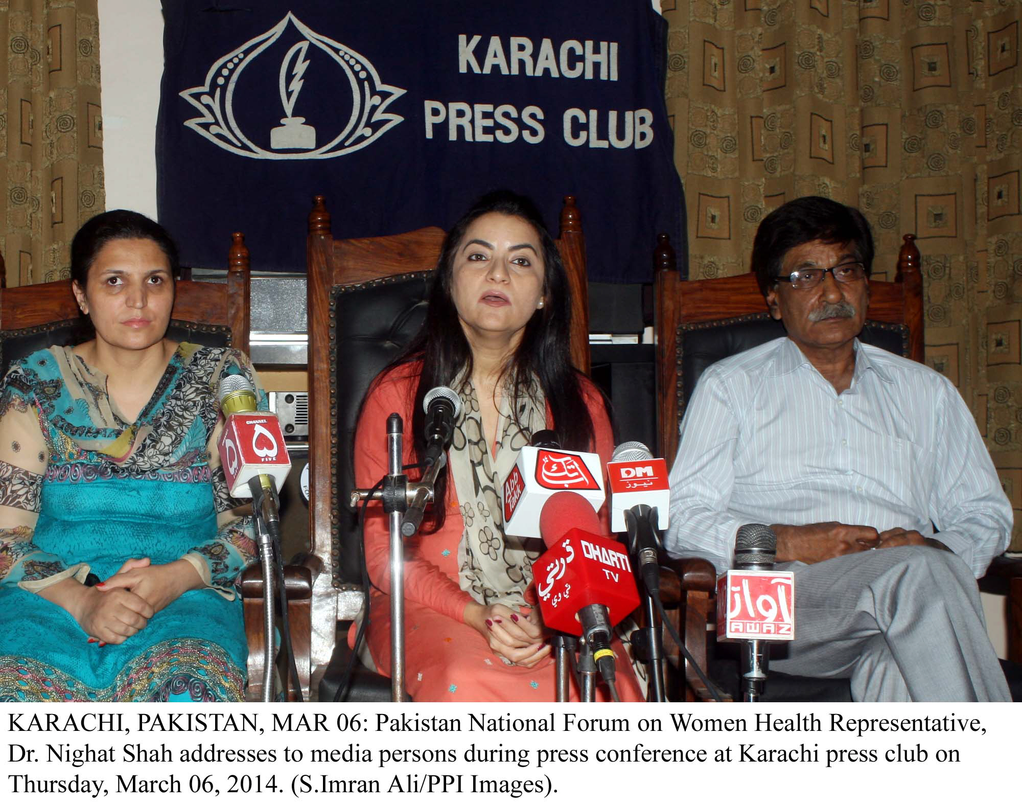 pakistan national forum on women health represtative dr nighat shah addresses the media during a press conference in karachi photo ppi