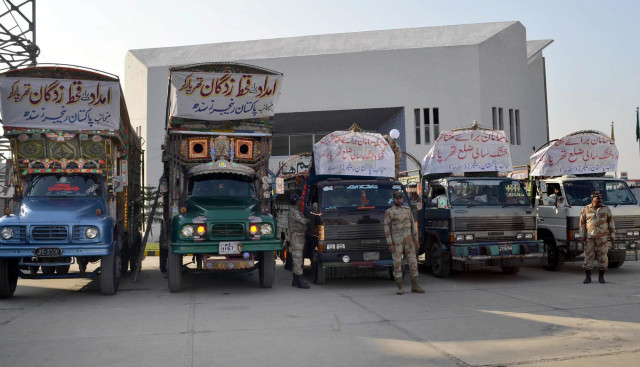 trucks loaded with edibles are being sent to famine affected tharparkar photo express trucks loaded with edibles are being sent to famine affected tharparkar photo express