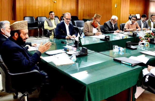 federal minister for reli gious affairs and inter faith harmony sardar mohammad yousaf met the leaders of the ittehad of tanzeem e madaris pakistan on march 4 2014 photo pid