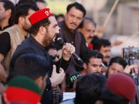 afridi awaits imran s signal for islamabad move