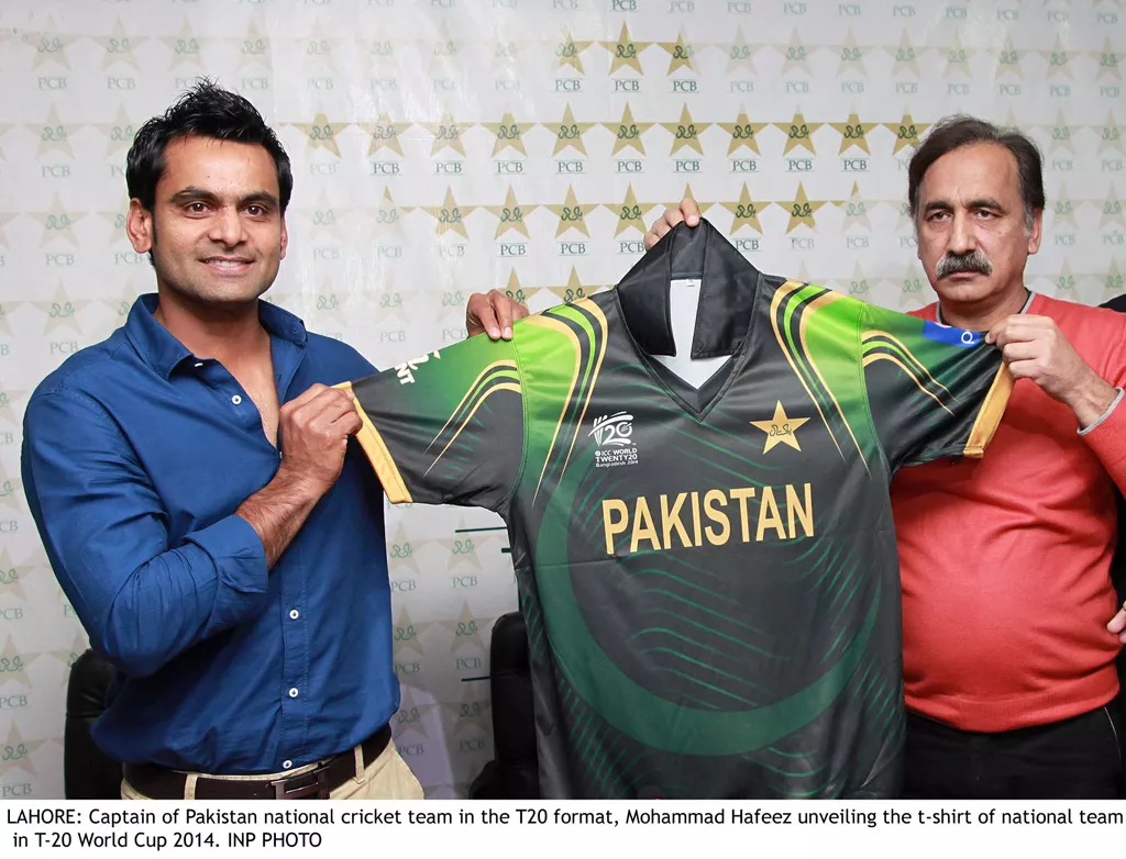 pakistan t20 captain mohammad hafeez l unveiling the national team 039 s new kit for world cup t20 in lahore on wednesday march 12 2014 photo inp pakistan t20 captain mohammad hafeez l unveiling the national team 039 s new kit for world cup t20 in lahore on wednesday march 12 2014 photo inp