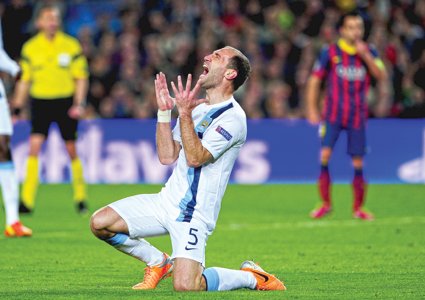 zabaleta was dismissed for a second yellow card with the score at 1 0 with 12 minutes remaining photo afp