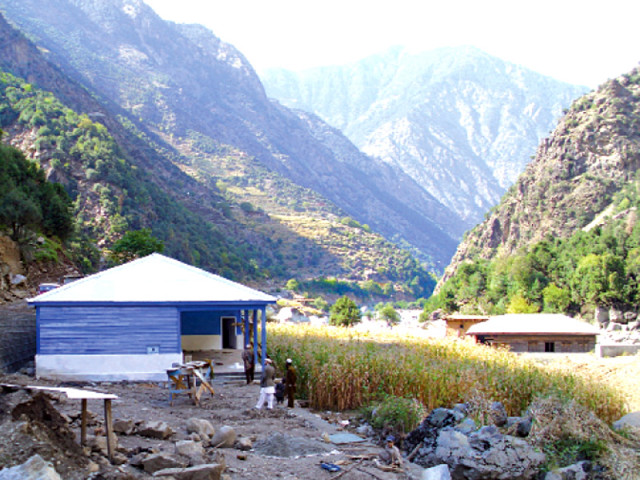 the nearly 10 kilometre stretch of land on both sides of the basari check post which separates kohistan from gilgit baltistan has long been a bone of contention between thor valley diamer and harban nala kohistan photo express file the nearly 10 kilometre stretch of land on both sides of the basari check post which separates kohistan from gilgit baltistan has long been a bone of contention between thor valley diamer and harban nala kohistan photo express file