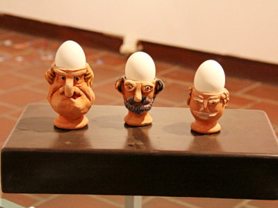 artistic reunion play with the people of the valley and give life to their art