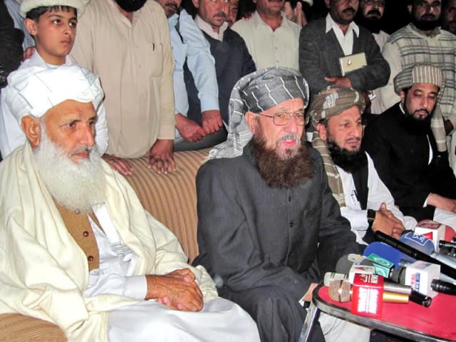 maulana samiul haq addresses reporters at akora khattak photo online
