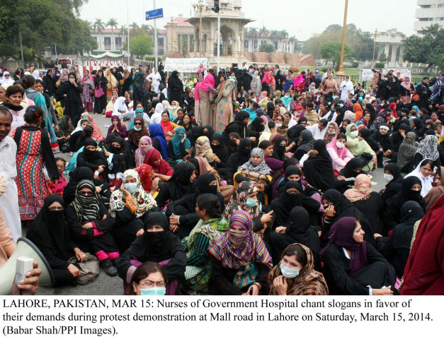 nurses hold the protest at mall road on saturday photo online nurses hold the protest at mall road on saturday photo online