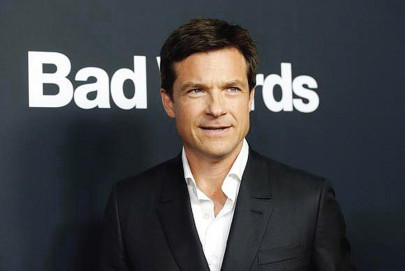 jason bateman spells revenge with a bee in bad words