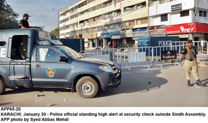 10 000 officers to be inducted in police force cm sindh