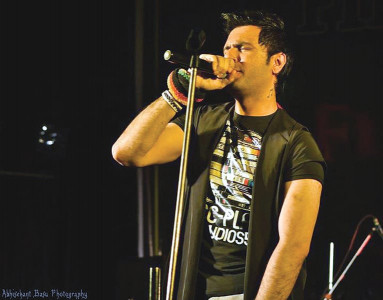 did you know roxen s mustafa zahid sings for raagini mms 2