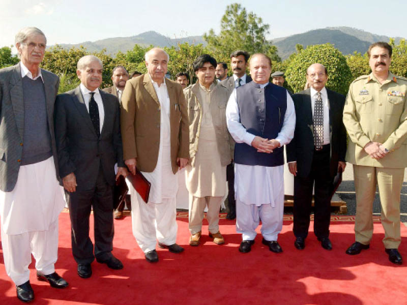 prime minister nawaz sharif is flanked by army chief gen raheel sharif and the four provincial chief ministers photo nni