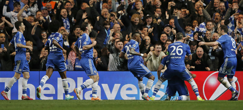 chelsea players celebrate english defender gary cahill 039 s goal during the uefa champions league round of 16 second leg football match between chelsea and galatasaray at stamford bridge in london on march 18 2014 photo afp