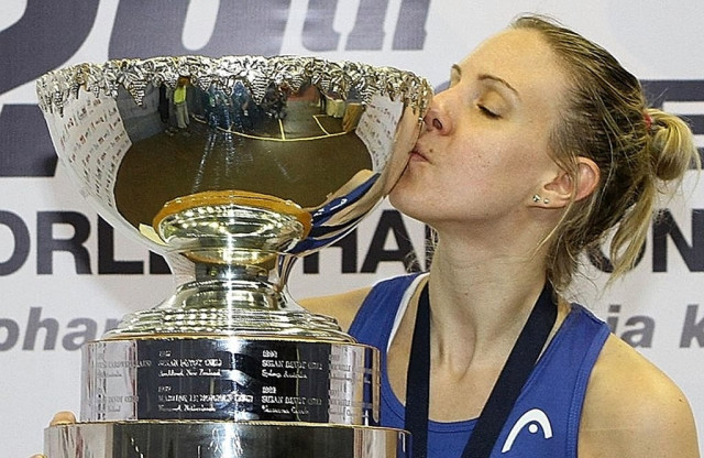 england 039 s laura massaro kisses the trophy after wining the cimb women 039 s world championship final against nour el sherbini of egypt at the spice arena in georgetown on march 23 2014 photo afp england 039 s laura massaro kisses the trophy after wining the cimb women 039 s world championship final against nour el sherbini of egypt at the spice arena in georgetown on march 23 2014 photo afp