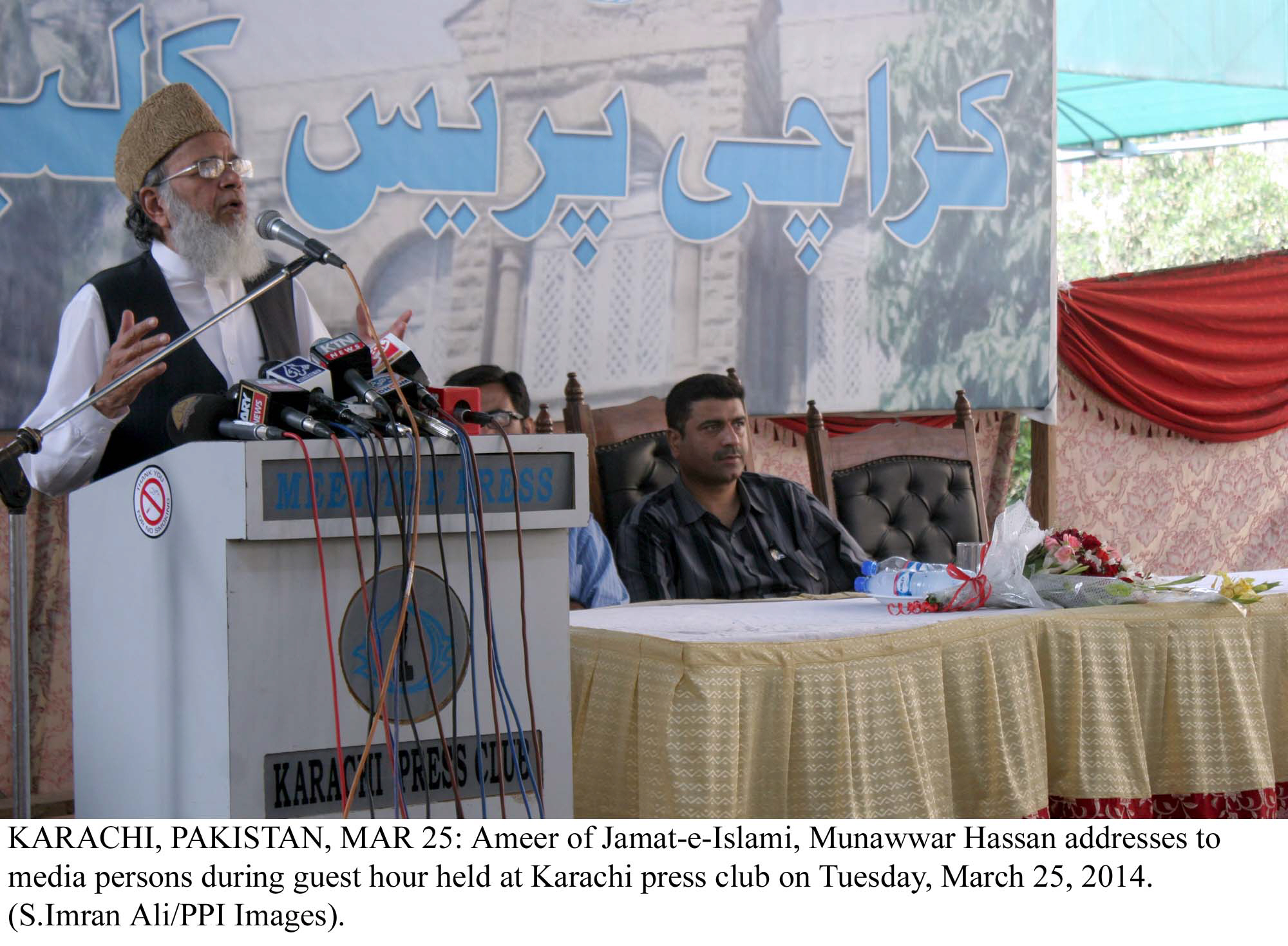jamaat e islami chief munawwar hasan addressing the media at karachi press club on tuesday photo ppi