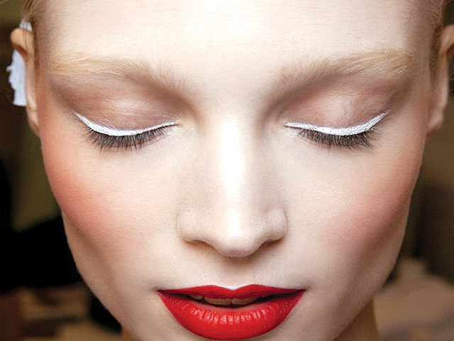 white eyeliner is back and we love it white eyeliner is back and we love it