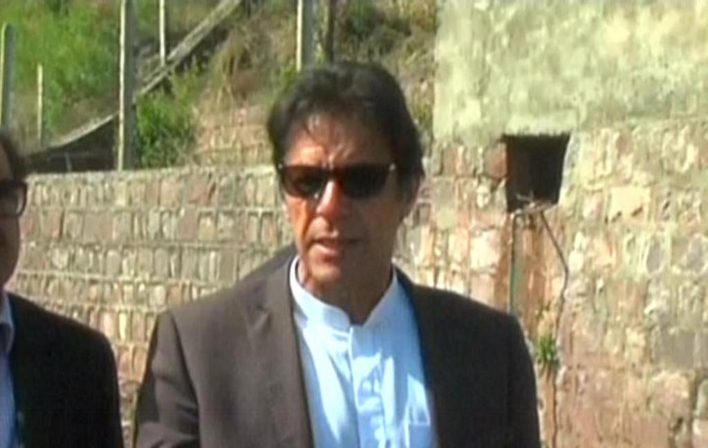 express news screengrab of pakistan tehreek e insaf chairman imran khan