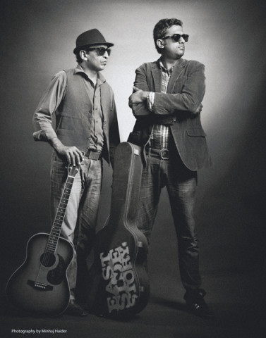 the band s latest single has received rave reviews they are on the right track and have the focus that musicians should have photo publicity the band s latest single has received rave reviews they are on the right track and have the focus that musicians should have photo publicity