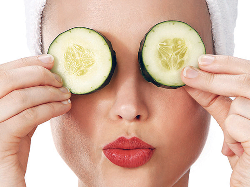 Best home remedies to wash away dark circles