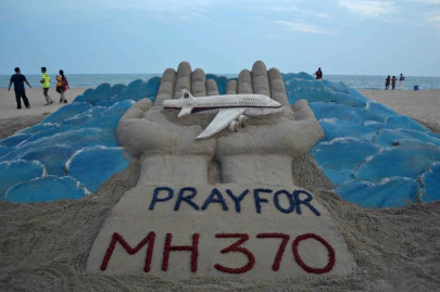 daughter of malaysia airline pilot alleges uk tabloid made up mh370 report