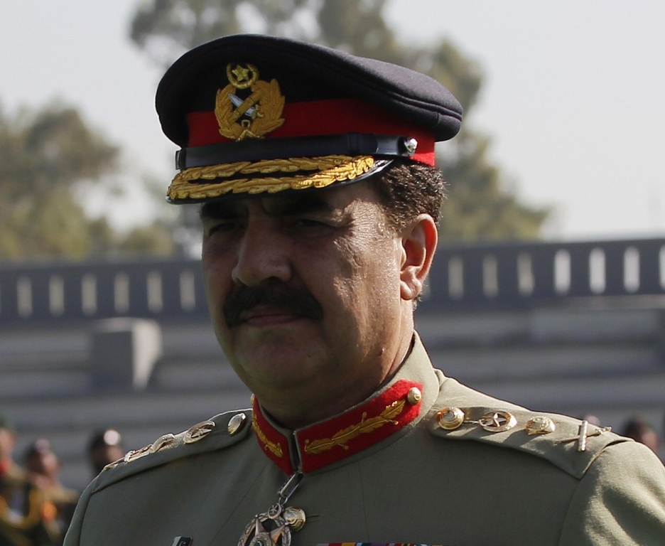 gen raheel told the prime minister that musharraf s case now should come to a close photo reuters
