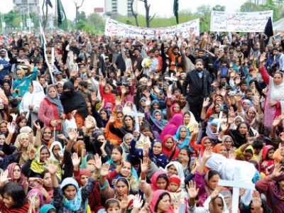 katchi abadis slum dwellers stage another massive rally