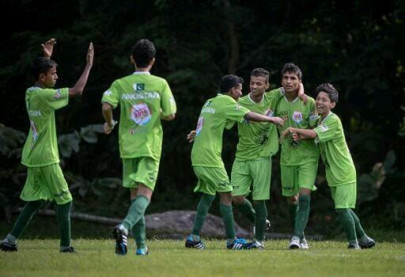 street child world cup pakistan edge philippines to go through to semi finals street child world cup pakistan edge philippines to go through to semi finals