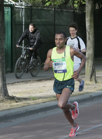 brilliant debut ethopia 039 s kenenisa bekele wins his first ever marathon in paris but fails to beat the record photo afp brilliant debut ethopia 039 s kenenisa bekele wins his first ever marathon in paris but fails to beat the record photo afp