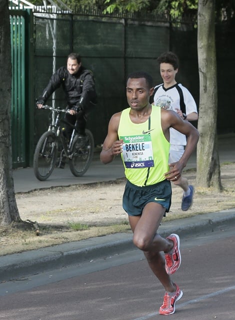 brilliant debut ethopia 039 s kenenisa bekele wins his first ever marathon in paris but fails to beat the record photo afp