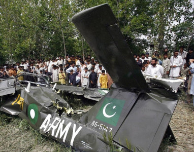 pilots dead as pak army plane crashes in gujranwala
