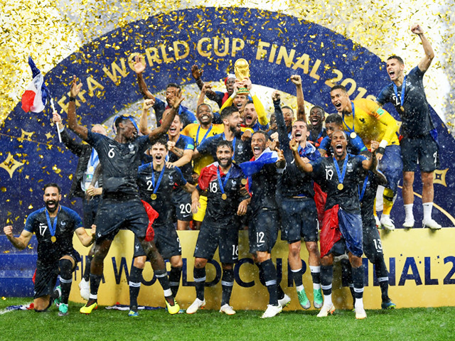 hugo lloris of france lifts the world cup trophy to celebrate with his teammates after the 2018 fifa world cup final between france and croatia at luzhniki stadium on july 15 2018 in moscow russia photo getty