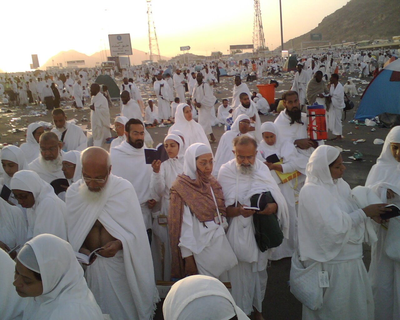 the government and private hajj group organisers will have a fifty fifty quota photo online