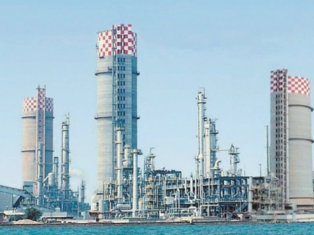 the projections made by fertiliser manufacturers painted a relatively comfortable position requiring import of 125 000 tons to keep reserves of at least 200 000 tons at the close of kharif season in september photo file the projections made by fertiliser manufacturers painted a relatively comfortable position requiring import of 125 000 tons to keep reserves of at least 200 000 tons at the close of kharif season in september photo file