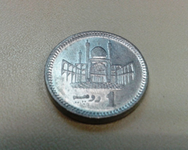 money s worth caller sues pco owner over re1