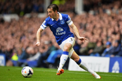 martinez warns everton players against complacency