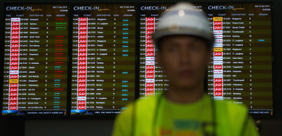 mh370 co pilot made mid flight phone call report