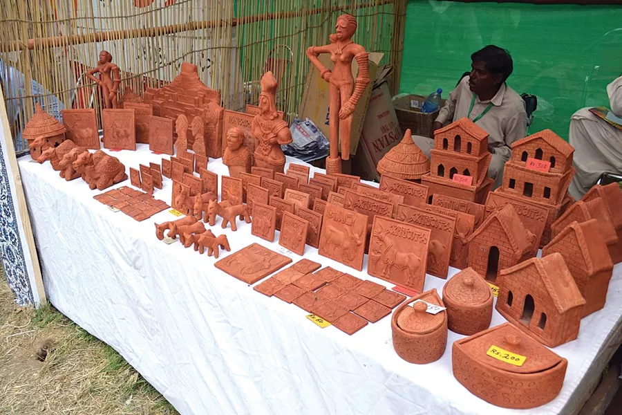 red clay replicas of moen jo daro and harappa civilisations on display at lok virsa photo express red clay replicas of moen jo daro and harappa civilisations on display at lok virsa photo express