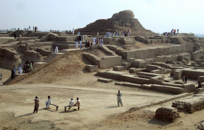 threats to heritage moen jo daro   ruined by ruins