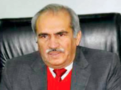 corruption case wapda chief bows out after govt threatens dismissal