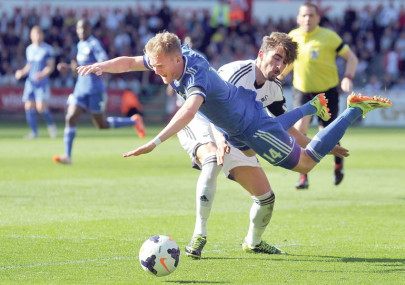 chelsea can cope with double title bid petr cech