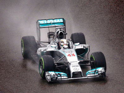 hamilton enjoys slippery challenge