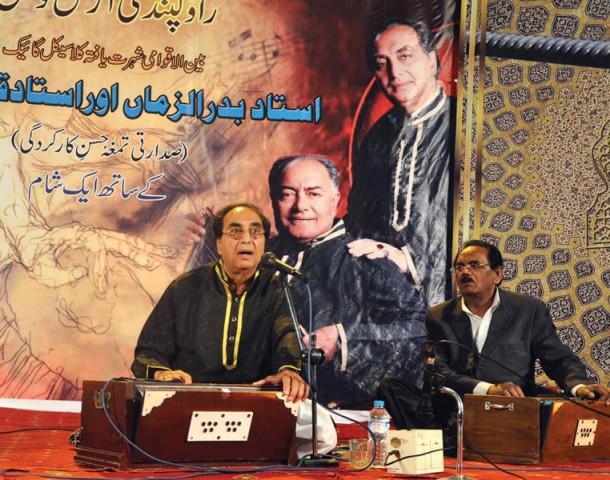 ustad qamaruz zaman performing at rac on saturday photo express ustad qamaruz zaman performing at rac on saturday photo express