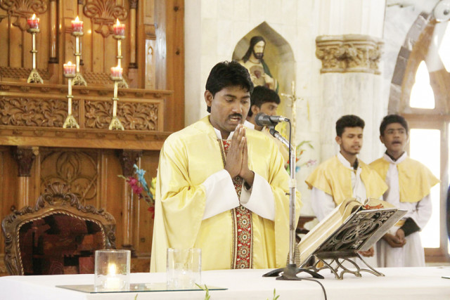 christian begin easter celebrations with a mass at st anthony s church photos shafiq malik express christian begin easter celebrations with a mass at st anthony s church photos shafiq malik express