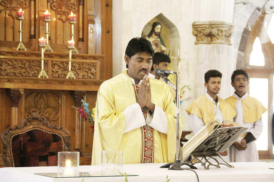 christian begin easter celebrations with a mass at st anthony s church photos shafiq malik express