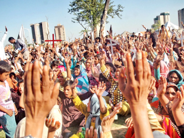 katchi abadi dwellers of the capital protesting against the cda s ongoing demolition drive photo muhammad javaid express katchi abadi dwellers of the capital protesting against the cda s ongoing demolition drive photo muhammad javaid express