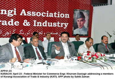 dastgir urges accepting new challenges