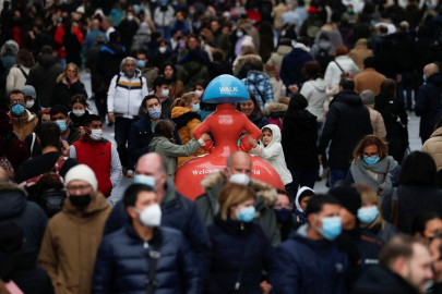 spain s coronavirus infection rate rises to very high risk level spain s coronavirus infection rate rises to very high risk level