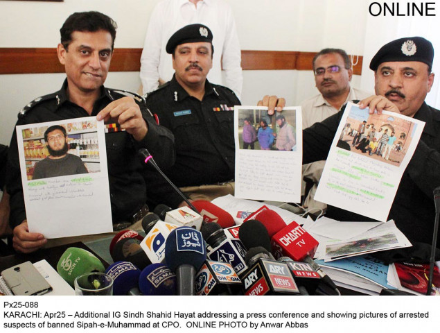 additional ig sindh shahid hayat addressing a press conference about arresting sectarian target killers photo online additional ig sindh shahid hayat addressing a press conference about arresting sectarian target killers photo online